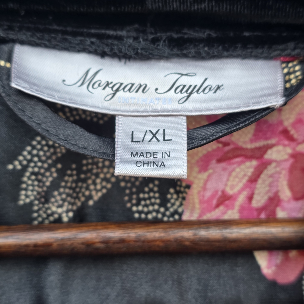 Morgan Taylor Black and Pink Floral Women's Robe Set L/XL - Picture 13 of 14